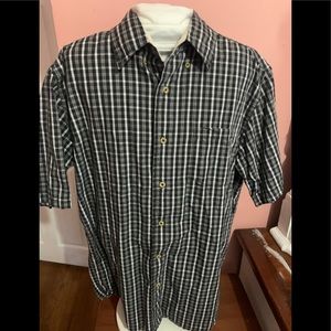 Short sleeve Wrangler Plaid Checkered Shirt.